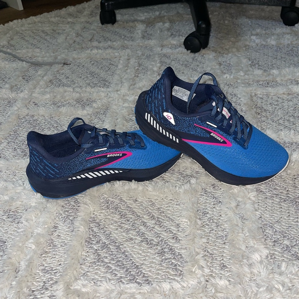 Brooks Launch GTS 10 Vibrant Blue & Pink Sneakers size US 6 / EUR 36.5